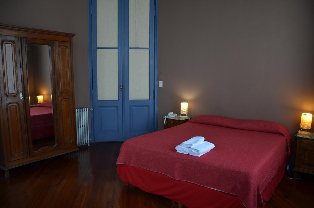 בואנוס איירס Ritz Hotel & Hostel Ba מראה חיצוני תמונה